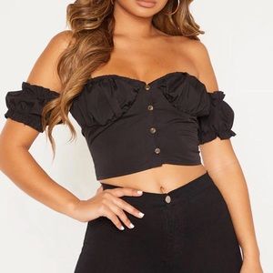 🍒 Prettylittlething black ruched cup button up crop top 🍒